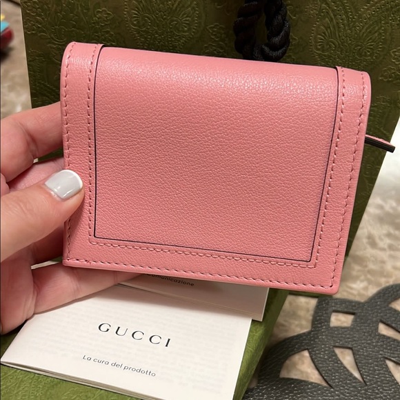 GUCCI CARDHOLDER NEW COLLECTION (NEVER USED) - Picture 2 of 7